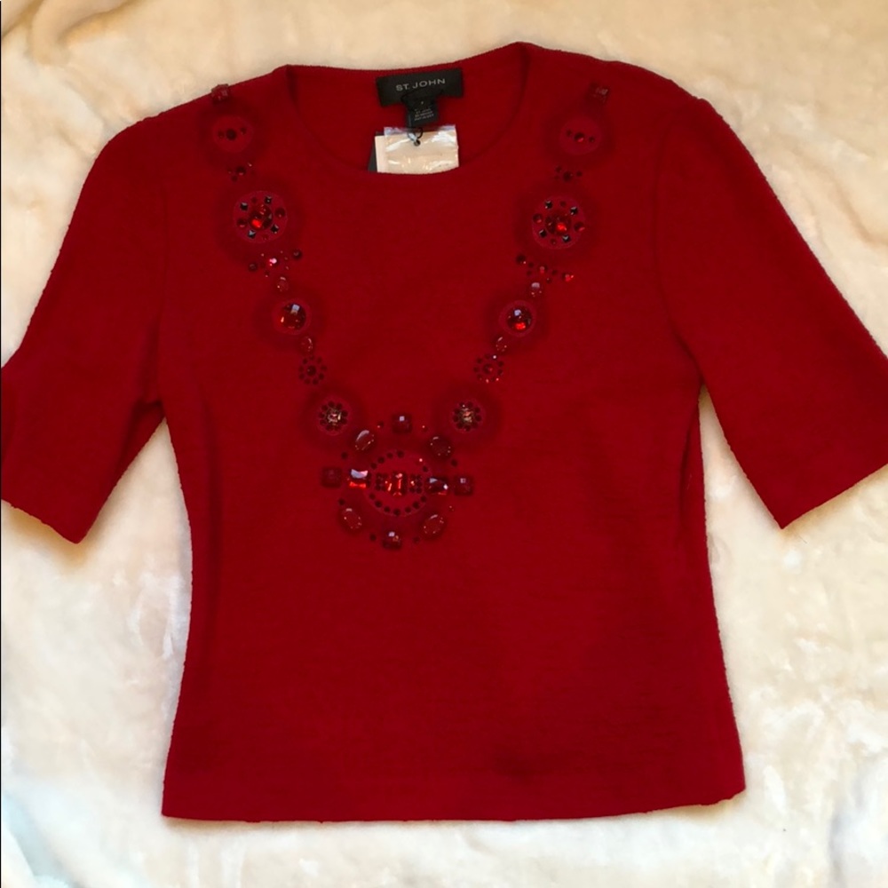 St. John’s Red Top in size P